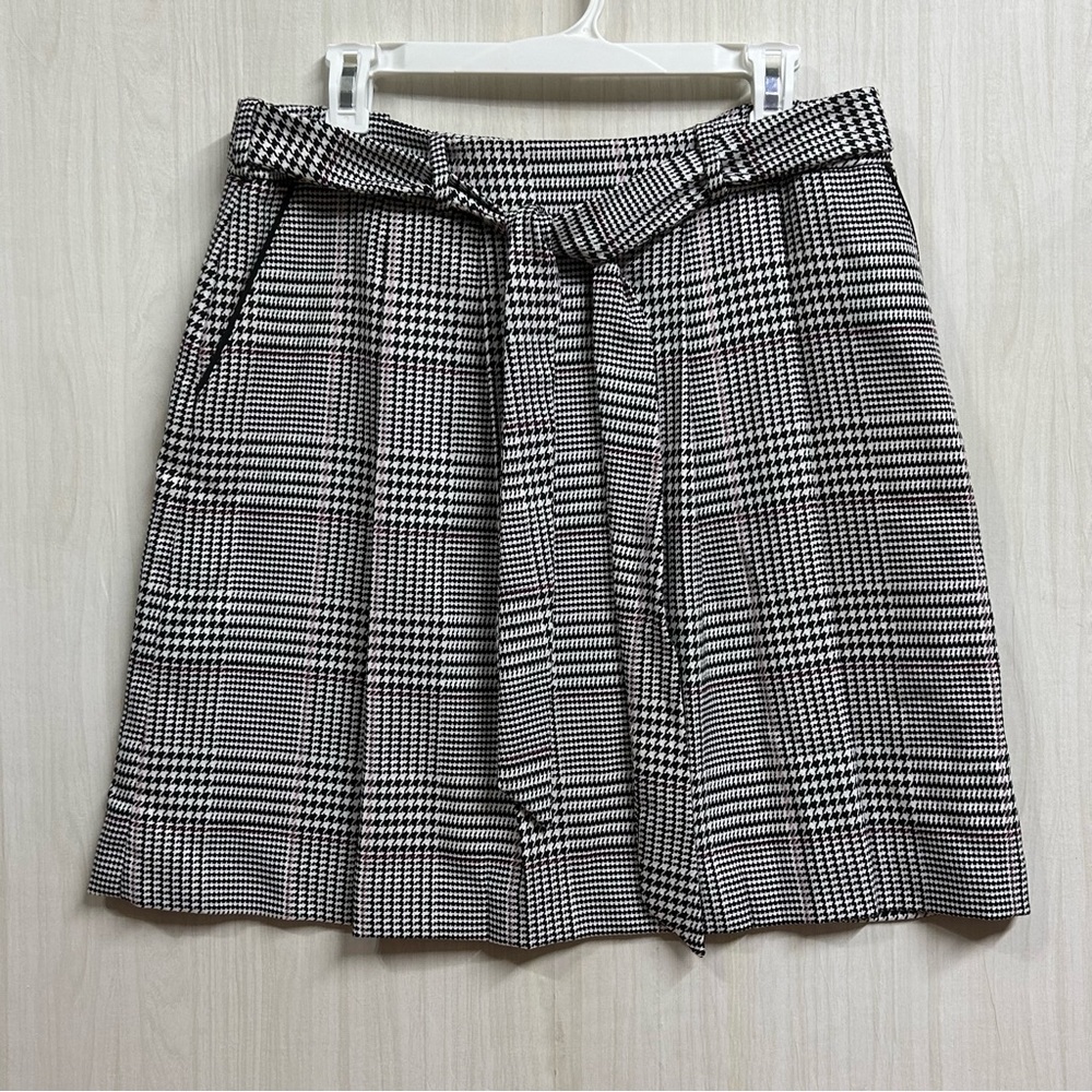 Karl Lagerfeld NWT Women Pleated Front Plaid Skirt Size 8